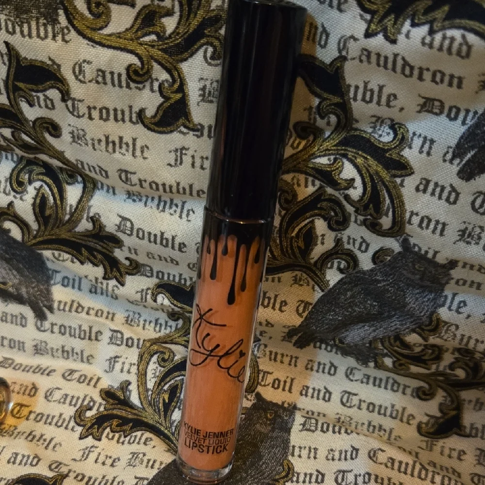 Kylie Cosmetics Lip Gloss Trio - Gold and Brown Hues - Picture 6 of 9